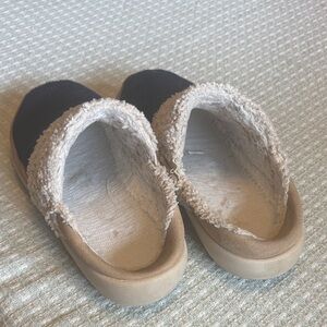 Women’s slippers